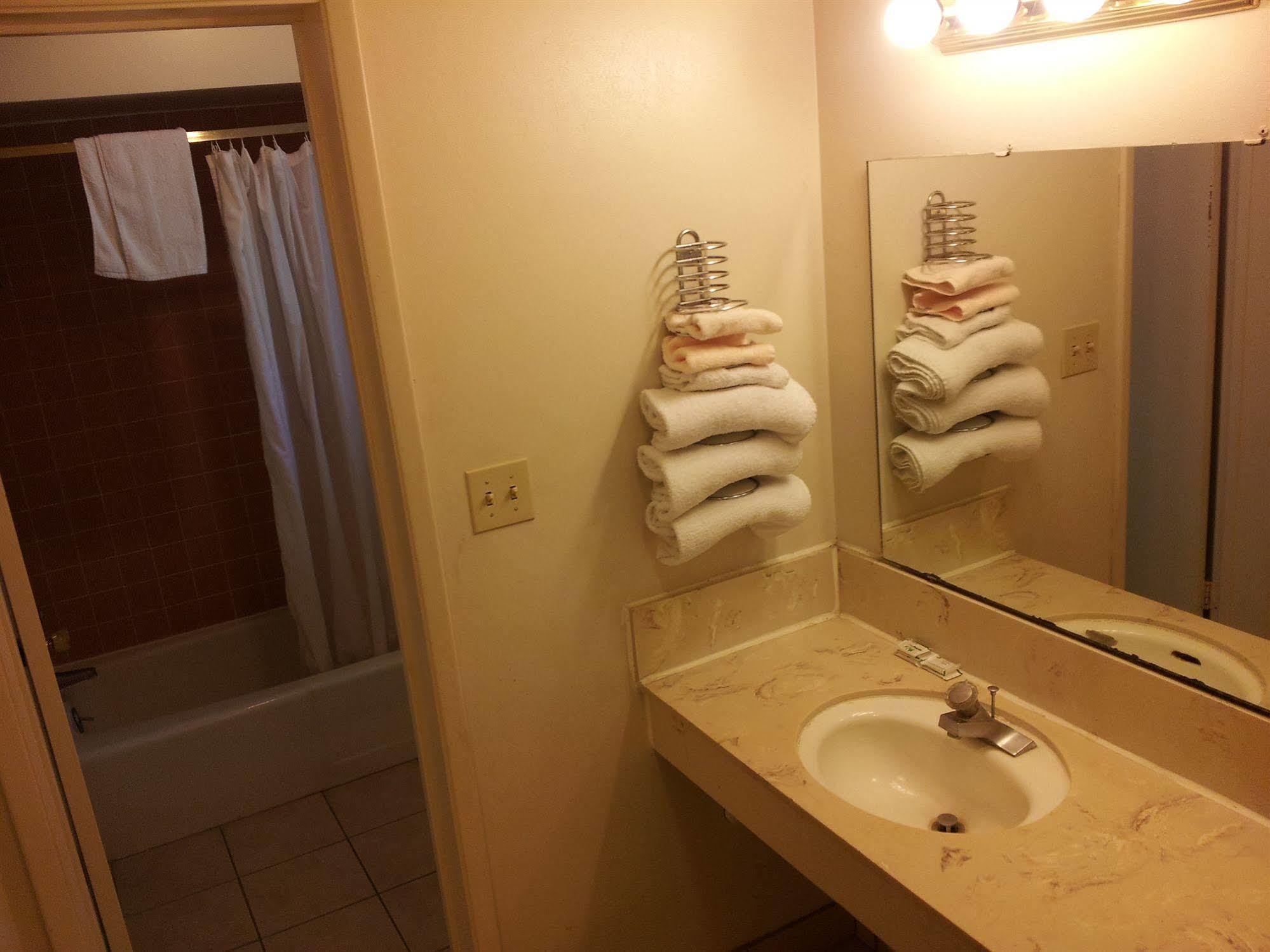 El Rancho Motel โลดิ ภายนอก รูปภาพ